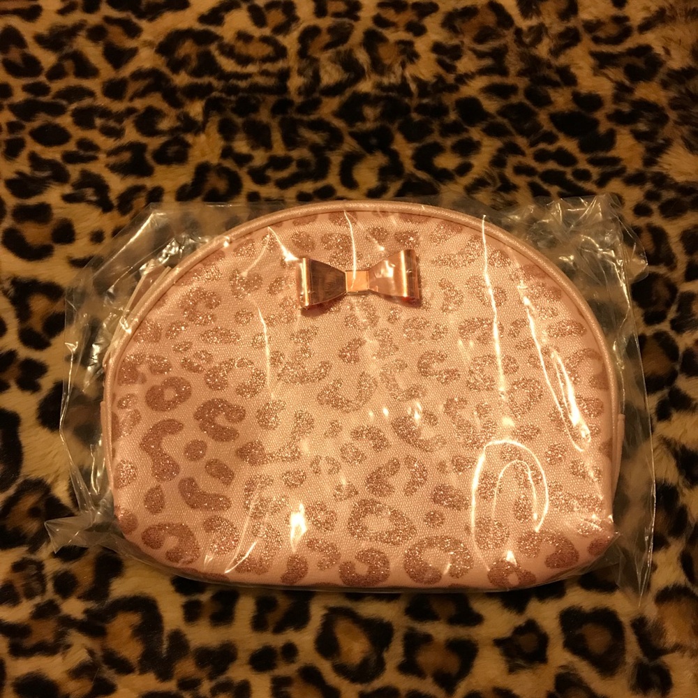 Pink glitter cheetah print w/ gold bow makeup bag